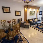 Beachfront Luxury Apartment Felicidad