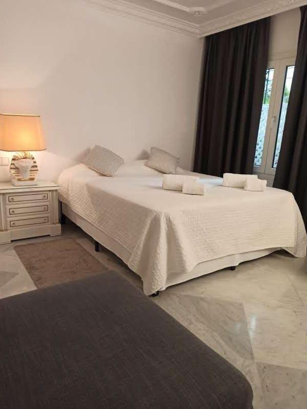 Beachfront Luxury Felicidad Apartment
