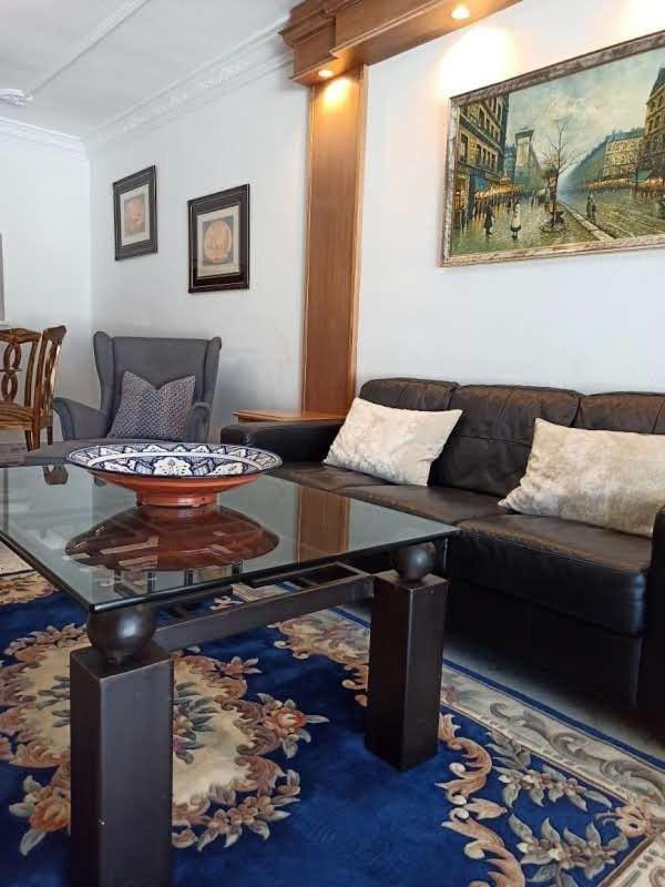 Beachfront Luxury Felicidad Apartment Marbella