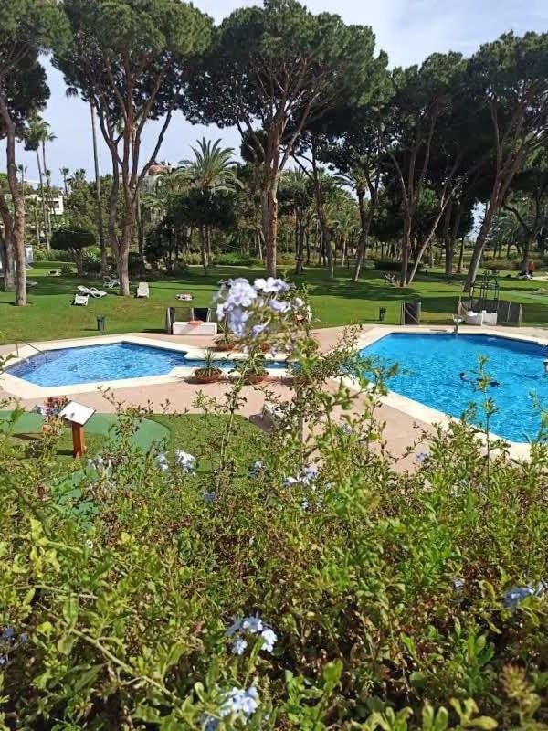Beachfront Luxury Felicidad * Marbella