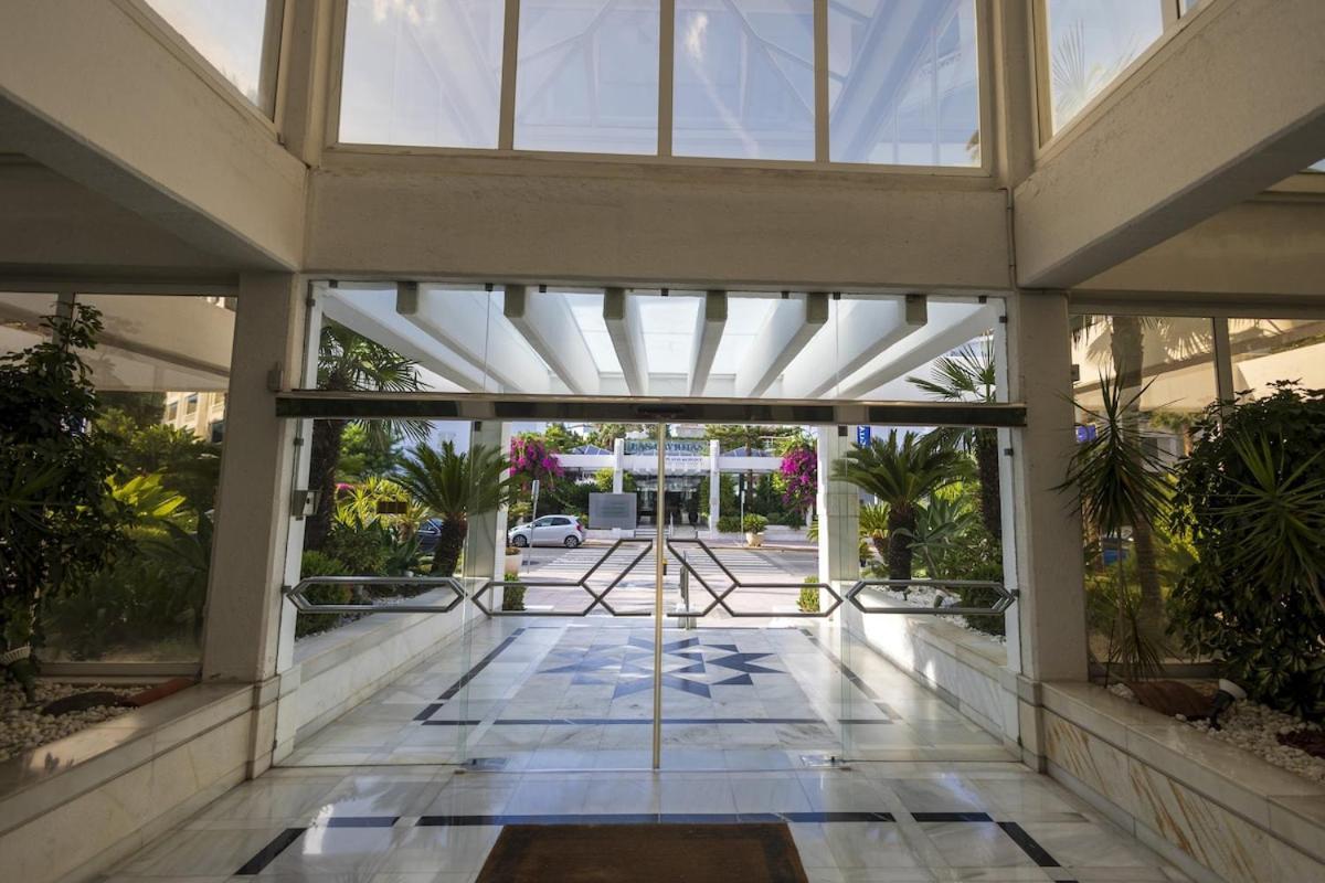 Beachfront Luxury Felicidad * Marbella
