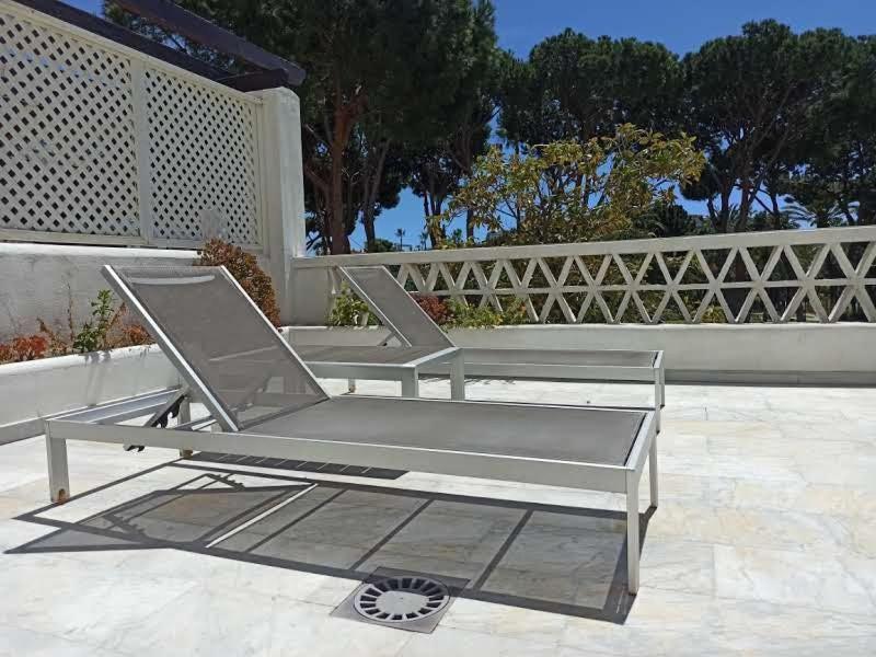 Beachfront Luxury Felicidad Apartment Marbella